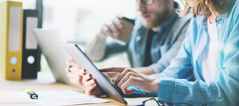 How to Balance Digital Transformation with Customer Experience (Clone) image